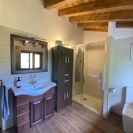 Del Busto - カントリーハウス リバデセリャ